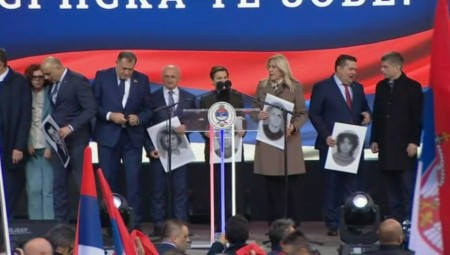 BRNABIĆ NA VELIKOM MITINGU U BANJALUCI Srbija i Srpska uvek zajedno, što bude teže, to ćemo mi biti bliži! (FOTO/VIDEO)