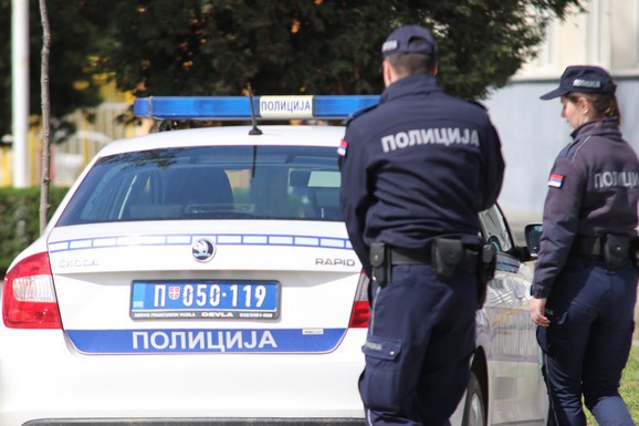 U GEPEKU AUTOMOBILA SAKRIO 202 KILOGRAMA DUVANA Policija zaplenila robu i uhapsila Kruševljanina