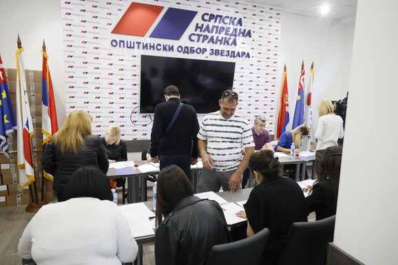 SNS počela prikupljanje potpisa za lokalne izbore (FOTO)