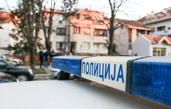 NALETEO NA STAJALIŠTE, DVOJE LJUDI POVREĐENO Mladić pokosio ljude na autobuskoj stanici u Beogradu pa se PREDAO SE POLICIJI (FOTO)