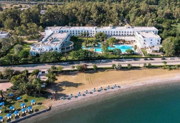 Luksuzni hoteli Grčke po sniženim cenama: AGENCIJA TRAVELLAND RADI ZA VAS I U NEDELJU!